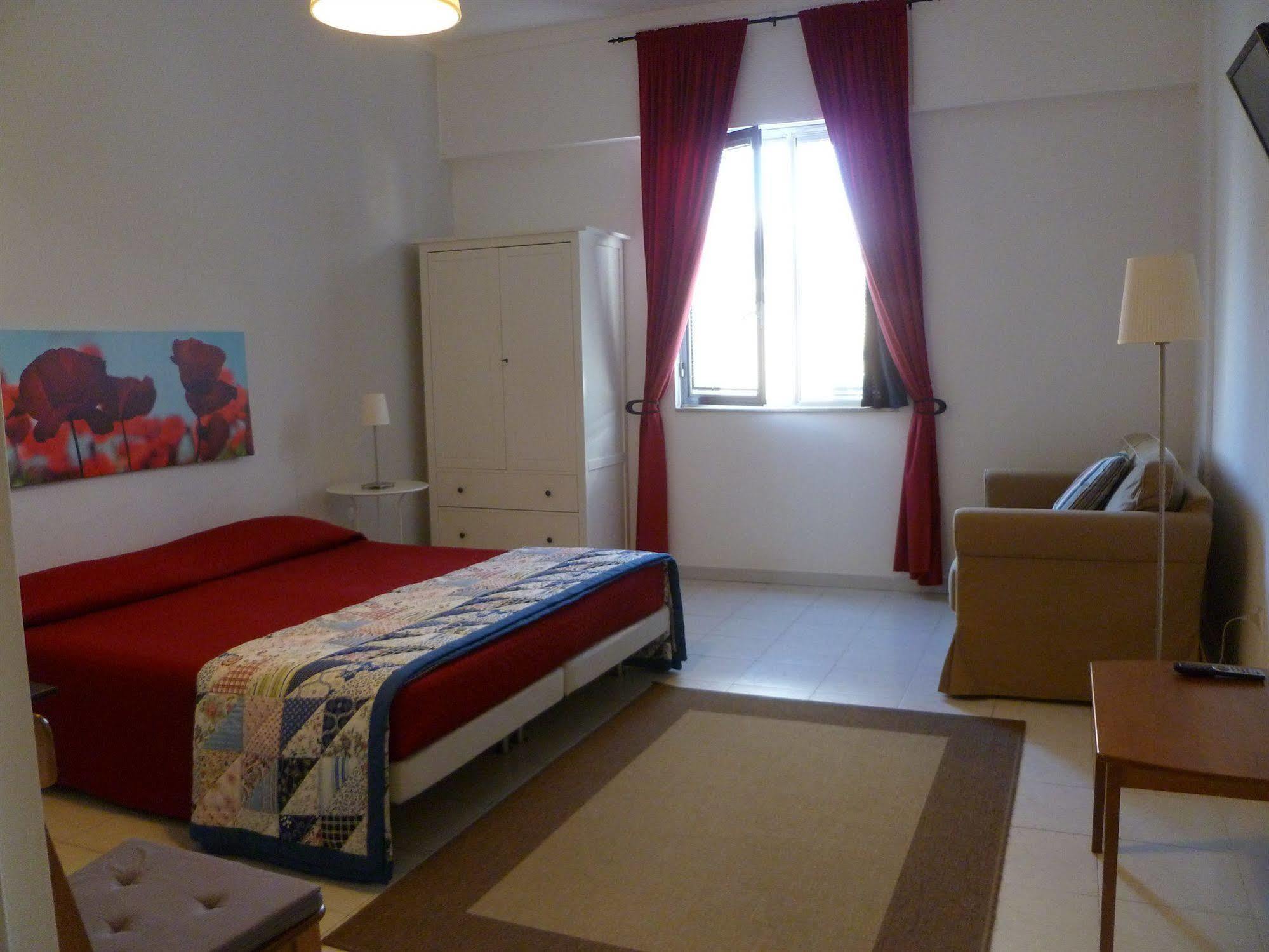 B&B Le Comari Salentine Лече Екстериор снимка