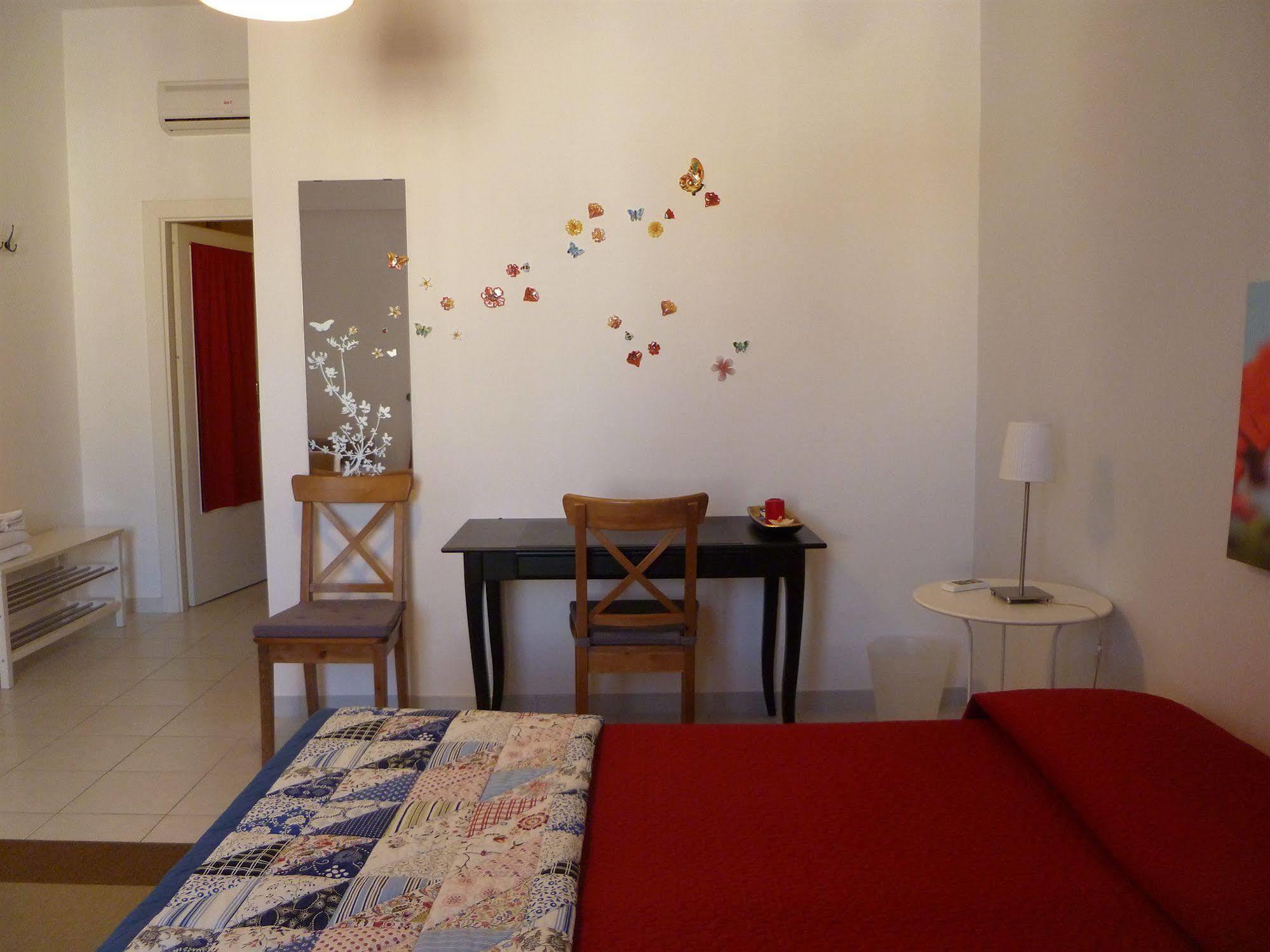 B&B Le Comari Salentine Лече Екстериор снимка